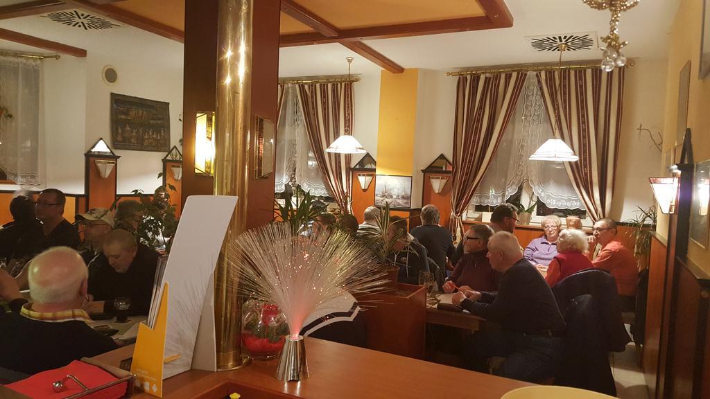 Pension Wasunger Tor Майнинген Екстериор снимка